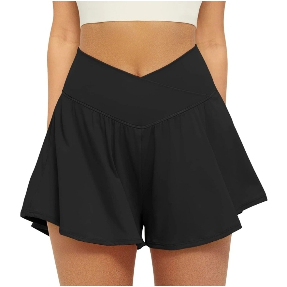 NWT FireSwan Crossover Athletic Shorts Flowy Running Shorts Pockets Nylon Soft M